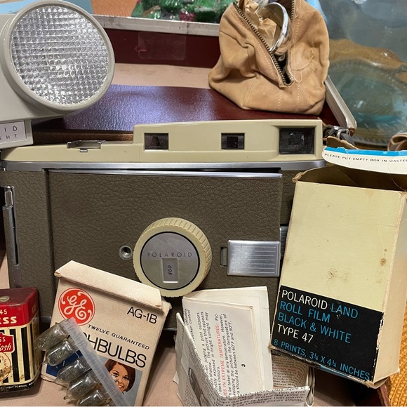 Polaroid Land Camera - Brown and Cream